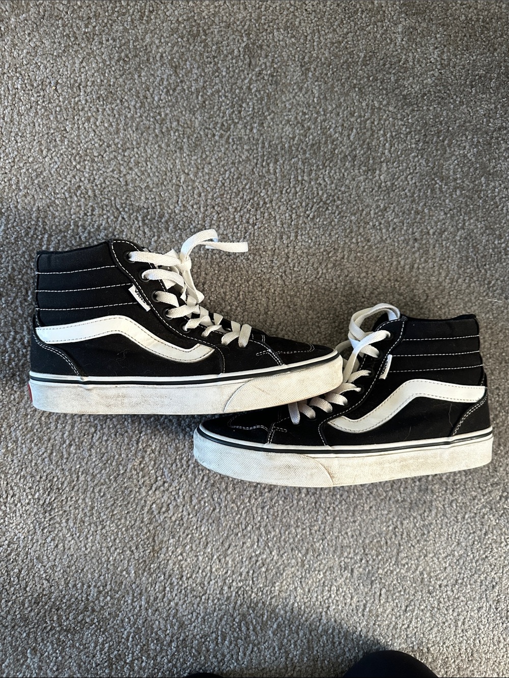 Vans classic Black & White High top Sneakers- like new!